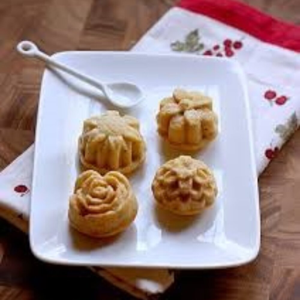 NORDIC WARE Flower Petits Fours Bake Pan - like new